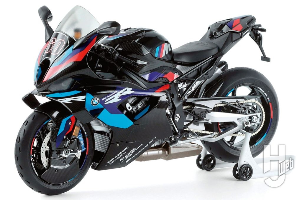 BMW M 1000 RR（塗装済みバージョン）
