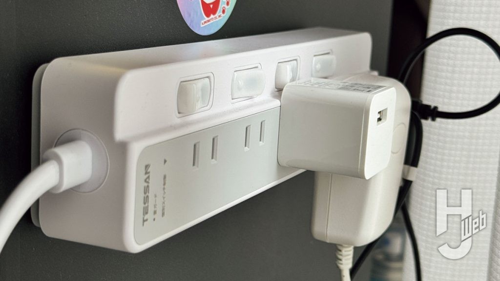 マグネットタイプの電源タップ