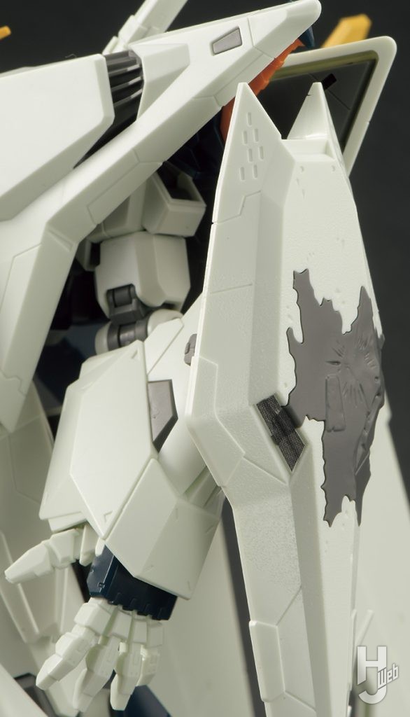 HG Ξガンダム（機動戦士ガンダム 閃光のハサウェイ キルケーの魔女）ダメージシールド　マウント例②