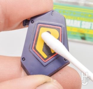 林哲平製作「PLAMAX ブラッドサッカー」製作中途デカール貼り