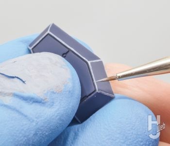 林哲平製作「PLAMAX ブラッドサッカー」製作中途外装塗装2