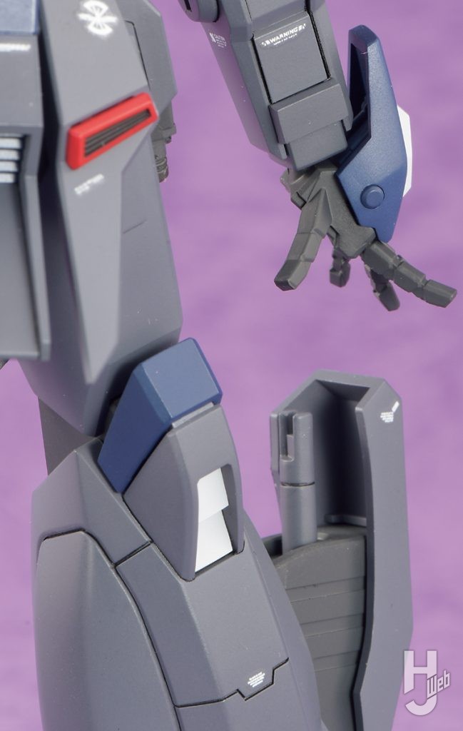 こな製作「レジェンドガンダム」左太モモアップ