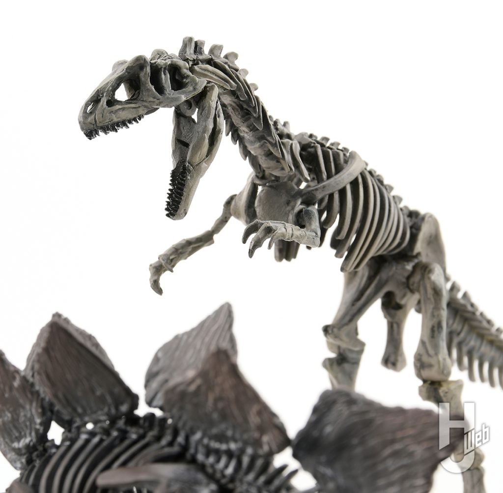ウラベヒロト製作「アロサウルス」トビラ