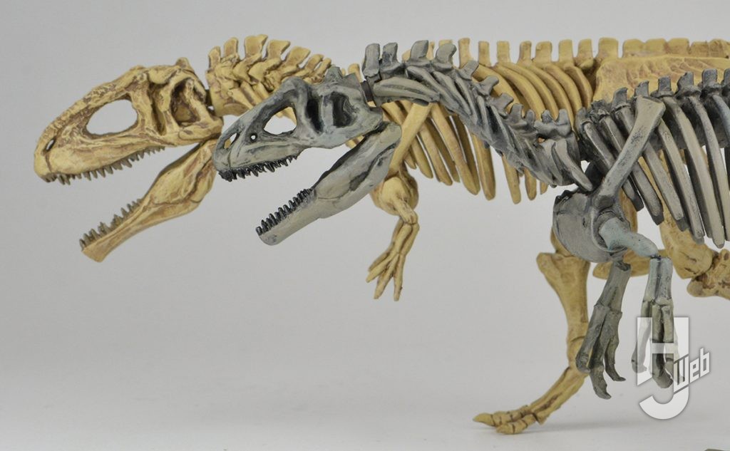 ウラベヒロト製作「ギガノトサウルス」と「アロサウルス」