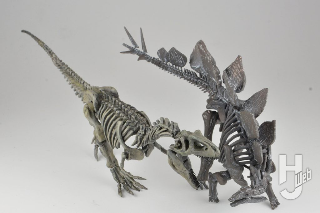 ウラベヒロト製作「アロサウルス」と「ステゴサウルスバトル」