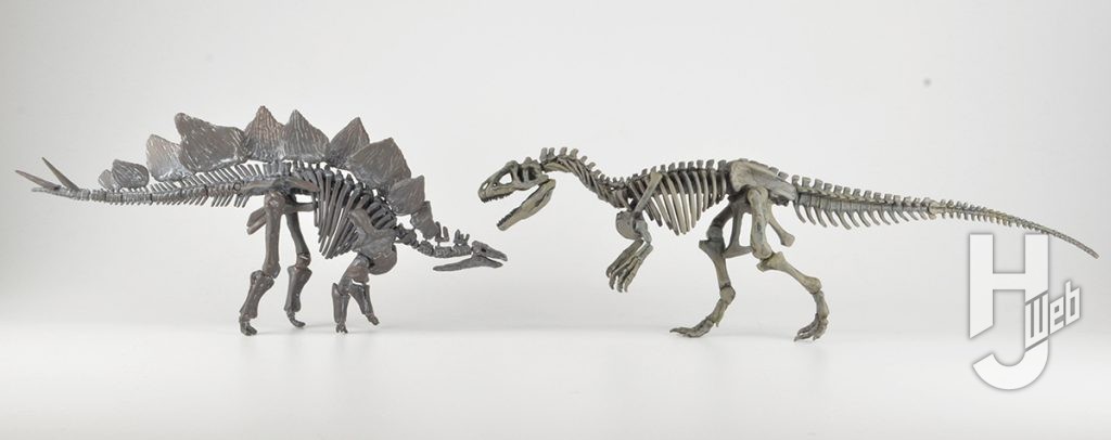 ウラベヒロト製作「ステゴサウルス」と「アロサウルス」