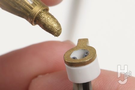 Rikka製作「メイドロイド ラクエル」製作中袖金塗装中