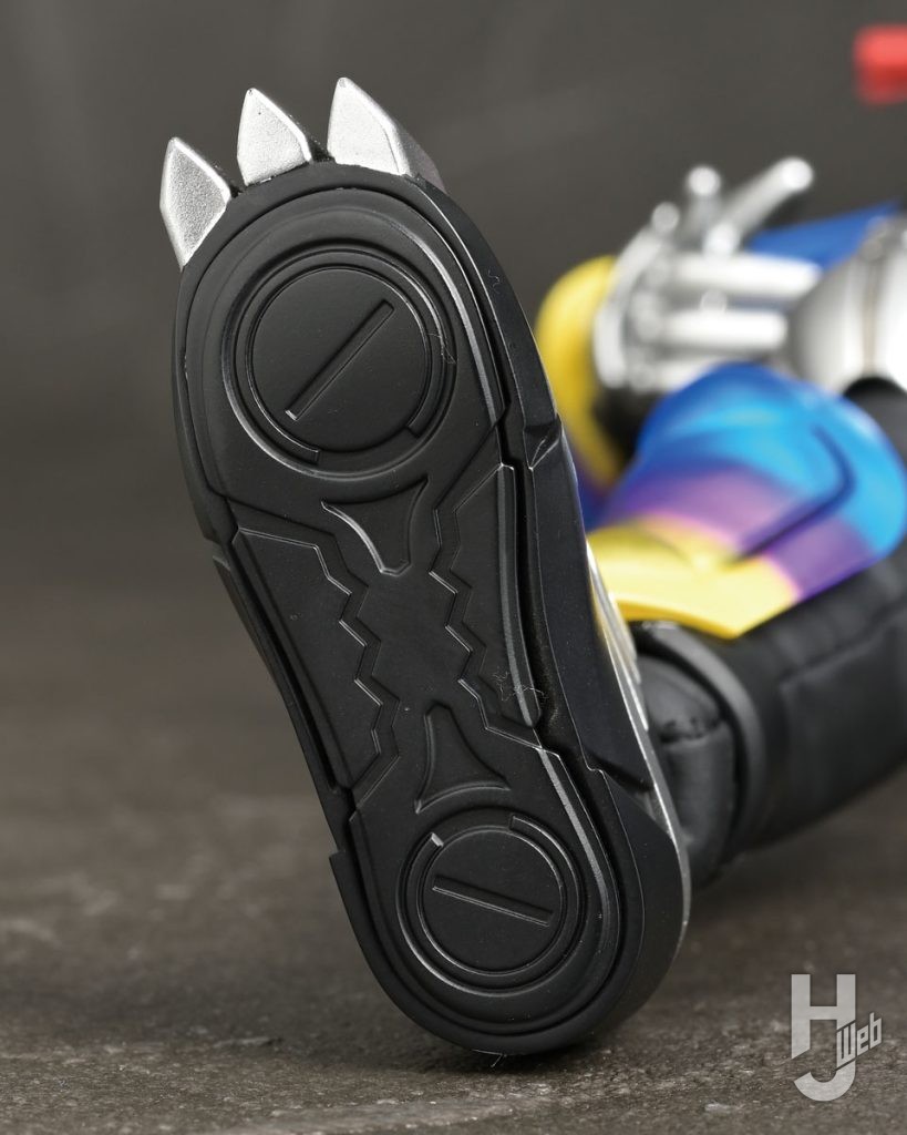 仮面ライダーガヴポッピングミフォームの可動フィギュアのアップ画像その5