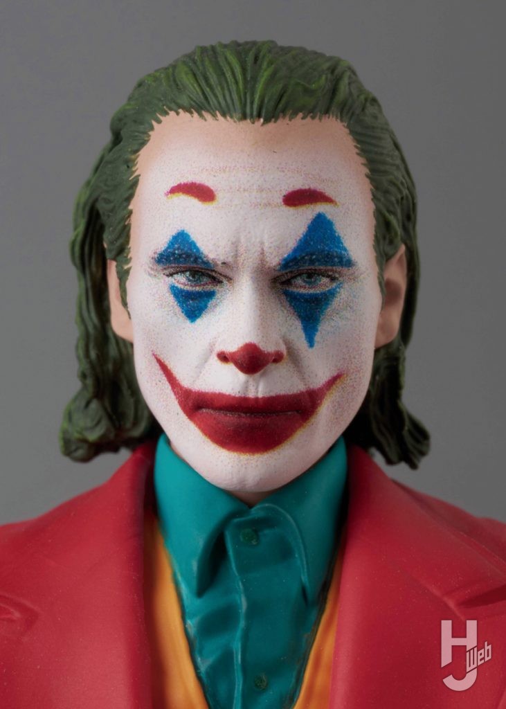 ジョーカーの可動フィギュアのアップ画像その1