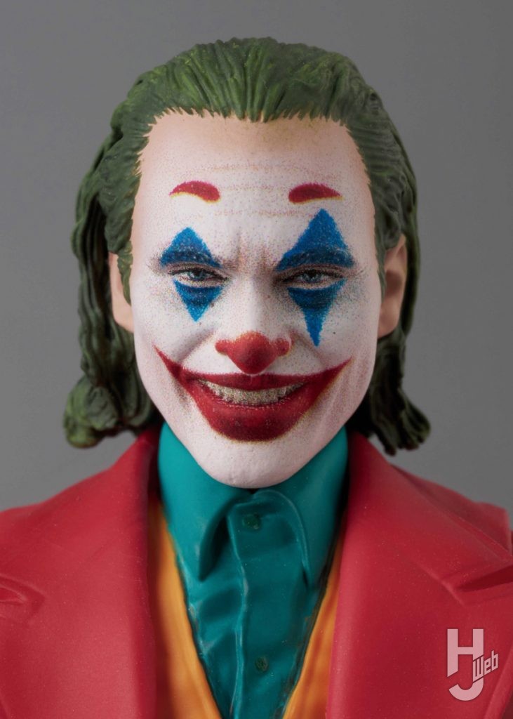 ジョーカーの可動フィギュアのアップ画像その2