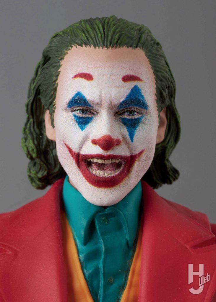 ジョーカーの可動フィギュアのアップ画像その3