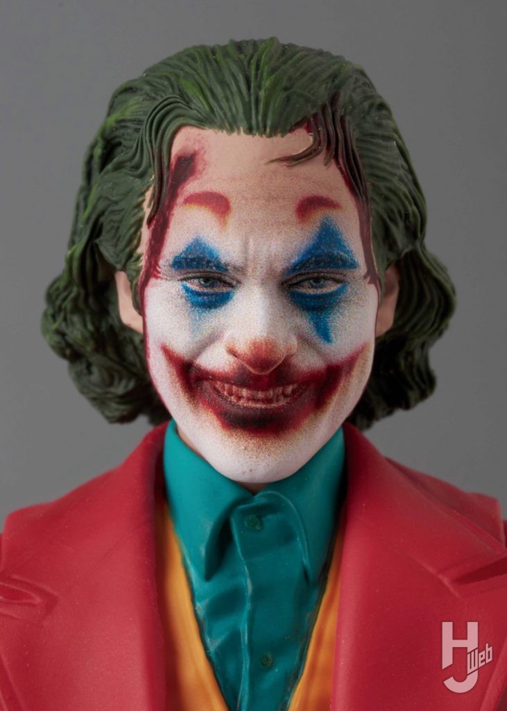 ジョーカーの可動フィギュアのアップ画像その4