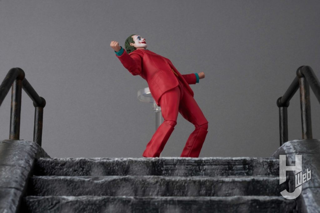 ジョーカーの可動フィギュアのイメージ画像その2