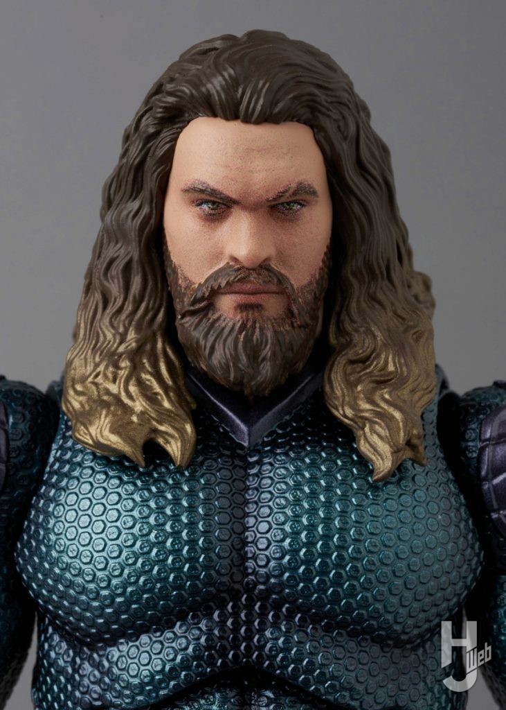 アクアマンステルススーツバージョンの可動フィギュアのアップ画像その1