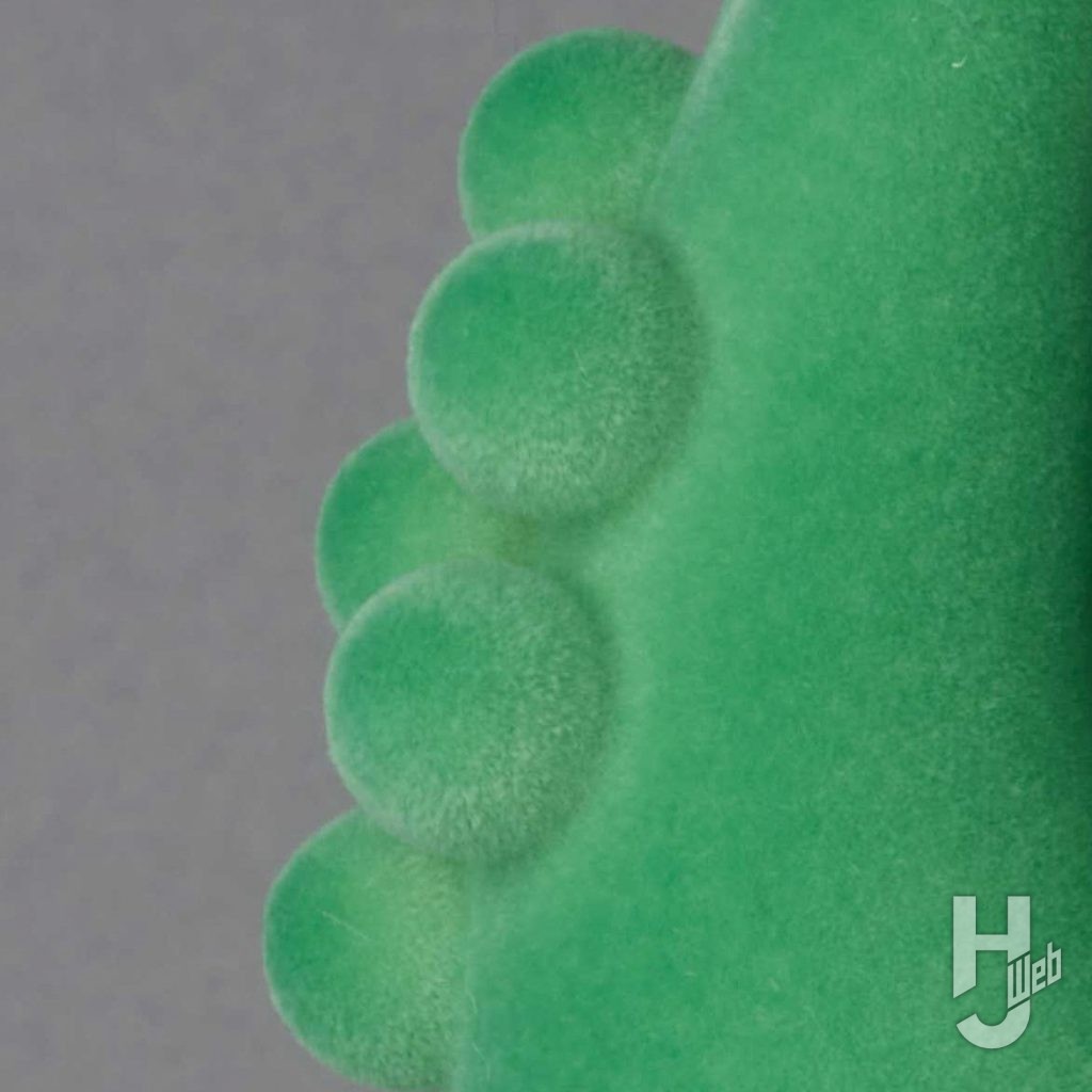 ガチャピンのフィギュアの腕のアップ画像