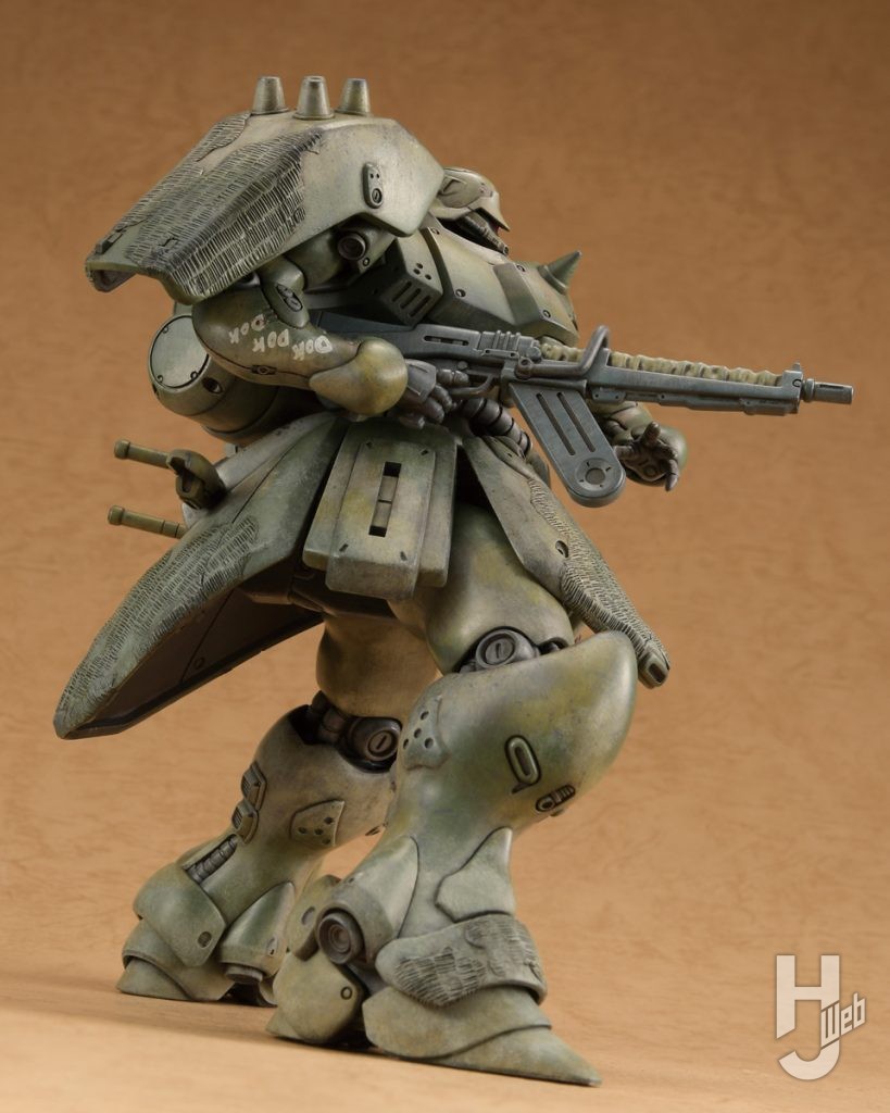 ギラ・ドーガの組み立てプラモデルの全体画像その3