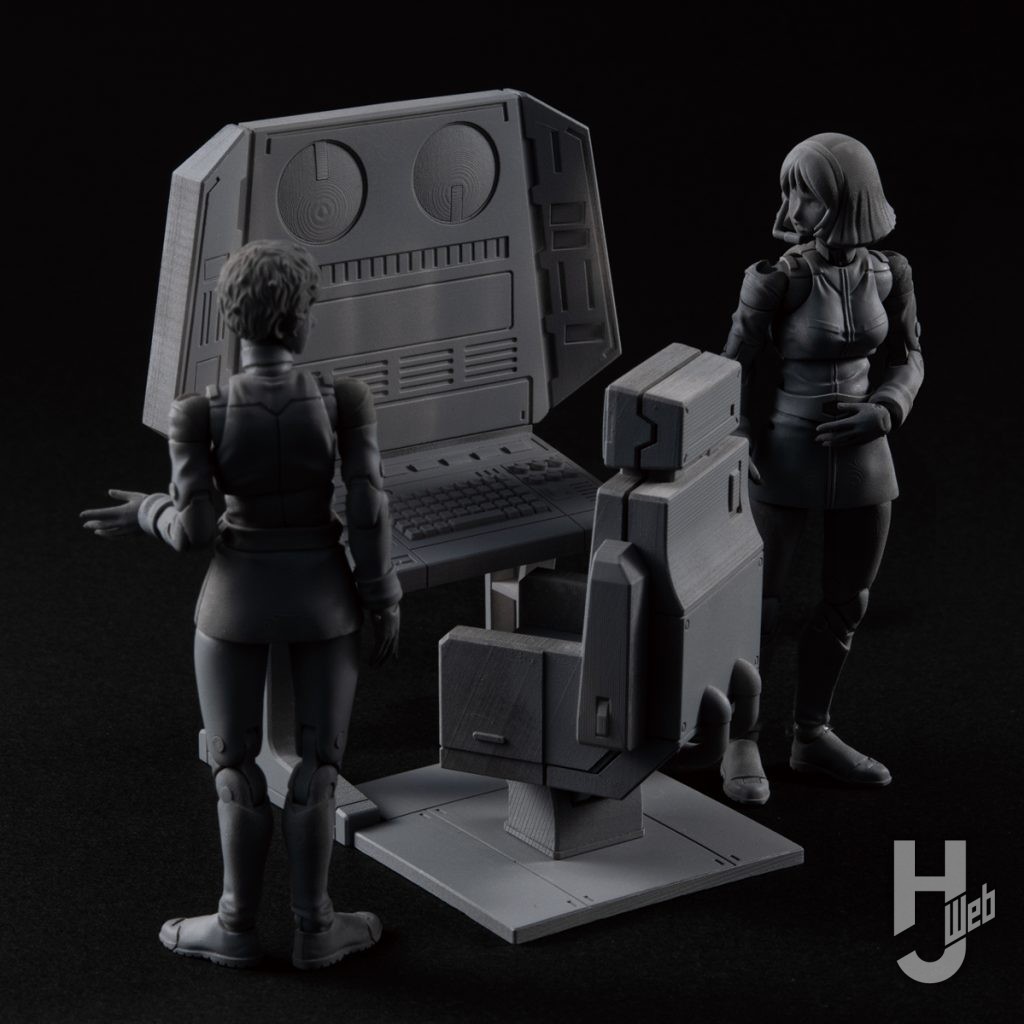 アムロとセイラのフィギュアの画像