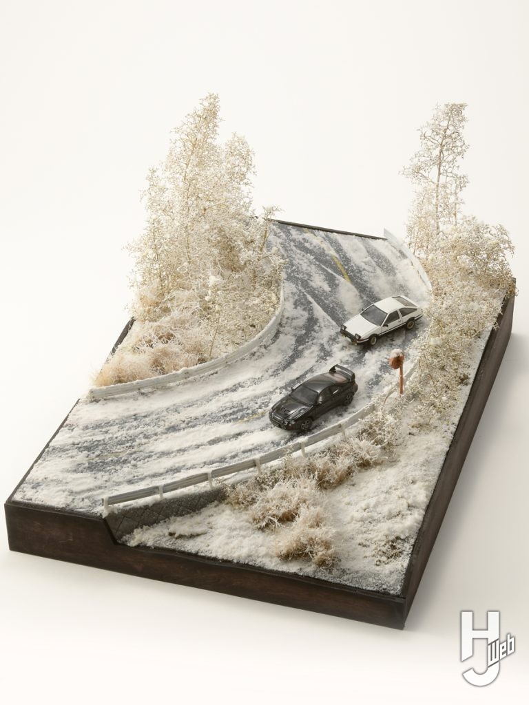1/64 Toyota SPRINTER TRUENO (AE86)/頭文字D 藤原 拓海 AND 茂木なつき(ドライバーフィギュア付ジオラマセット)の画像を使用したディオラマの画像