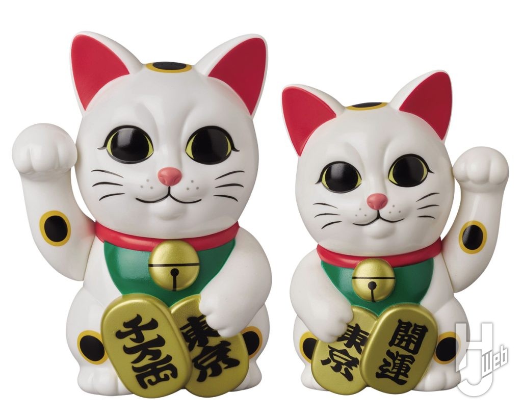 大小の招き猫のソフビフィギュアの画像