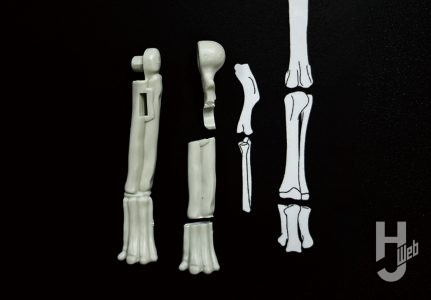 ウラベヒロト製作「カムイサウルス」製作中上腕骨