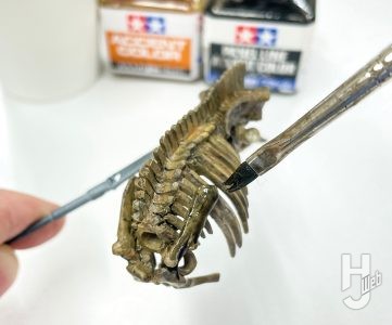 ウラベヒロト製作「カムイサウルス」製作中塗装中2