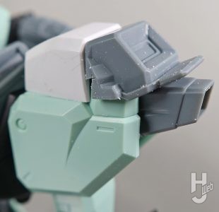 セイラマスオ製作「FULL MECHANICS フォビドゥンガンダム」製作中肩アップ