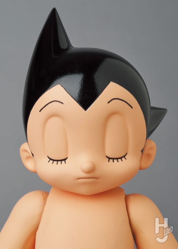 鉄腕アトムの可動フィギュアの表情のアップ画像その4