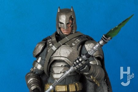 「ブルース・ウェイン」がスーパーマンと対決した際の姿でMAFEXに再び！頭部パーツ2種＆クリプトナイトの槍が新たに同梱【バットマン VS スーパーマン ジャスティスの誕生】