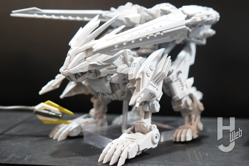 タカラトミーのブース。「リアライズモデル」シリーズにライガーゼロファルコンが登場