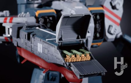 同スケールのデストロイド（モンスター3機、トマホーク5機）が付属