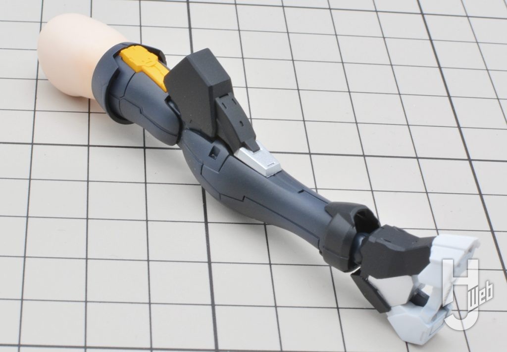 ベルベリア=ベリィス(フェローチェフォーム)脚部