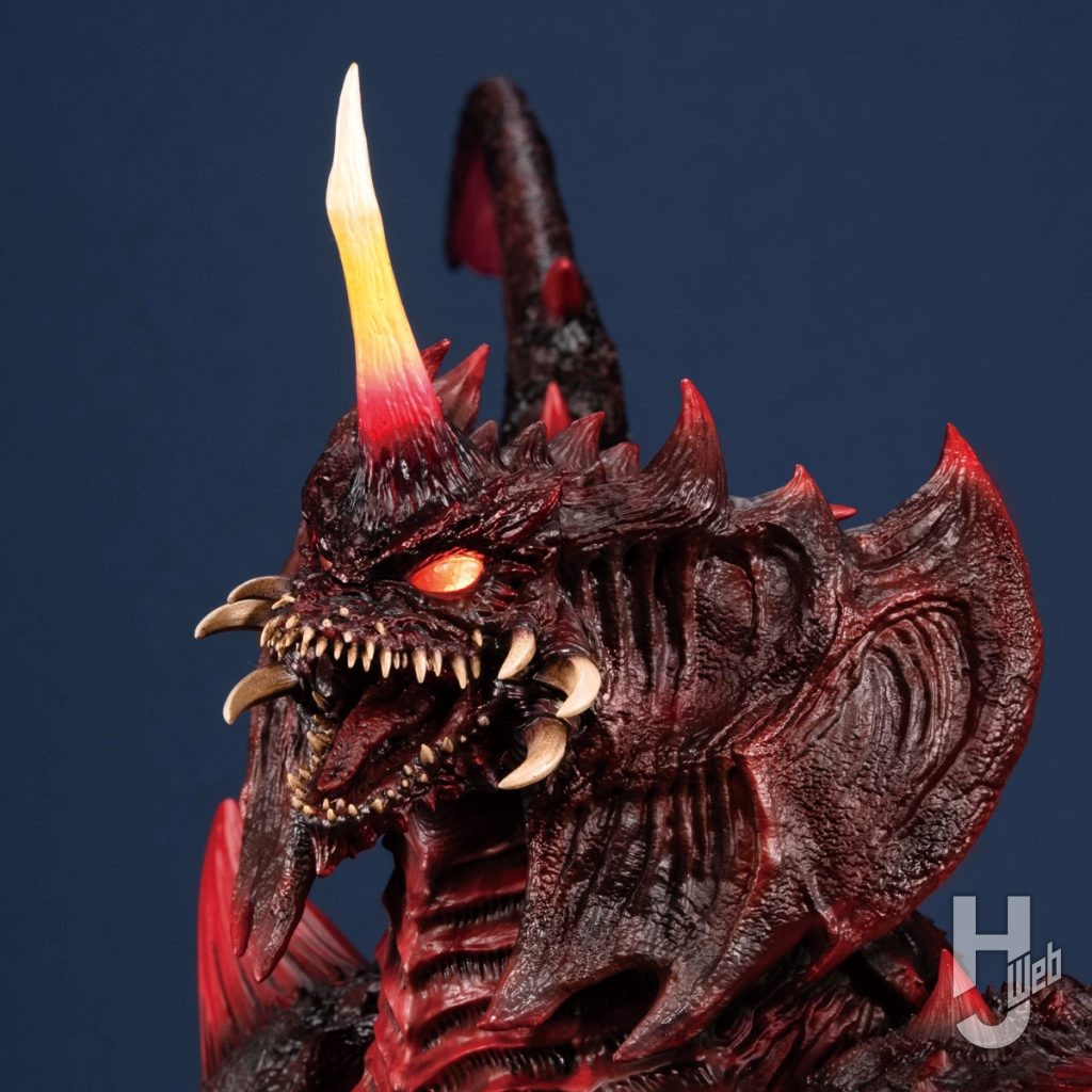 デストロイアのフィギュアのアップ画像その1