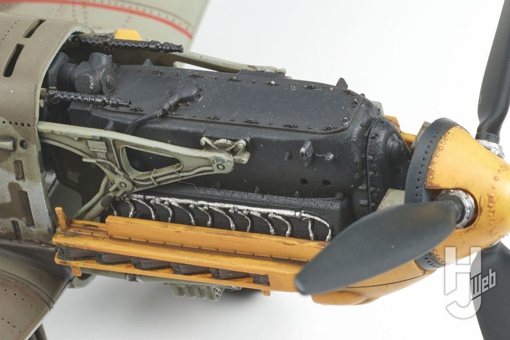 DB601はエンジン架で搭載する実機同様の構造