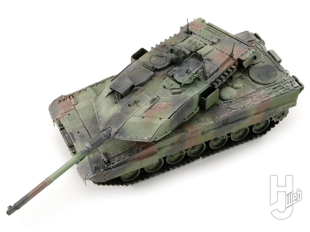 タミヤ1/48 ドイツ連邦軍主力戦車 レオパルト2 A7Vにウォッシングを施した画像