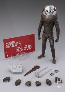 携帯用電子頭脳や登場話タイトルPETプレートも付属
