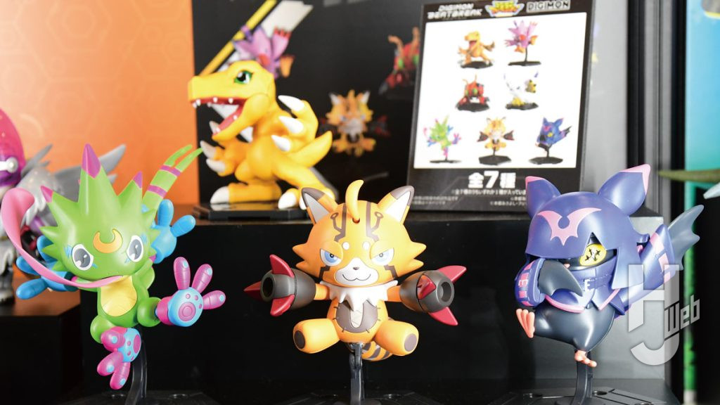 BANDAI SPIRITSのブース。「デジモンギャザリング Part 1」が一部彩色済みのポーズ固定プラキットとして登場