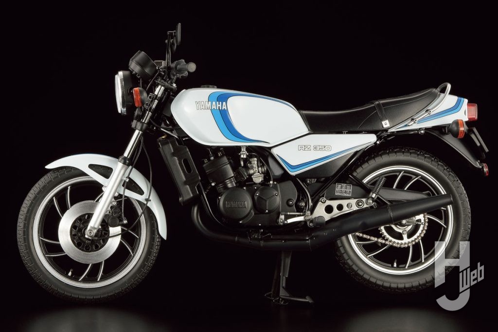 ヤマハ RZ350 （4U0）（1981）
横（左側）