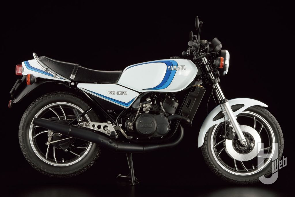 ヤマハ RZ350 （4U0）（1981）
横（右側）