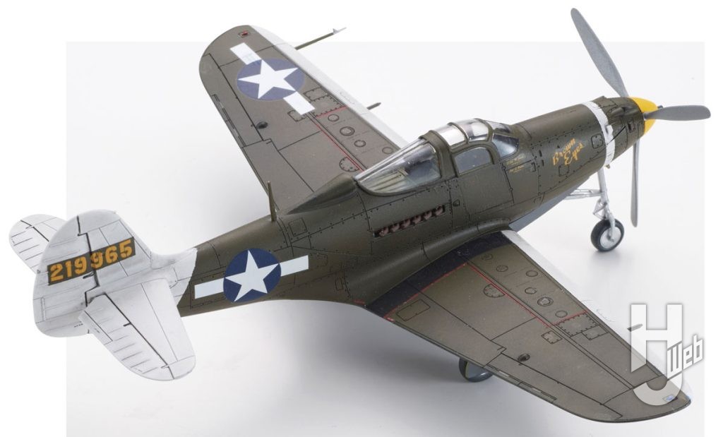 P-39 エアラコブラ “偵察機型”
後ろ