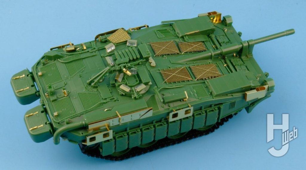 STRV103CSタンクC型のプラモデルの全体画像その2