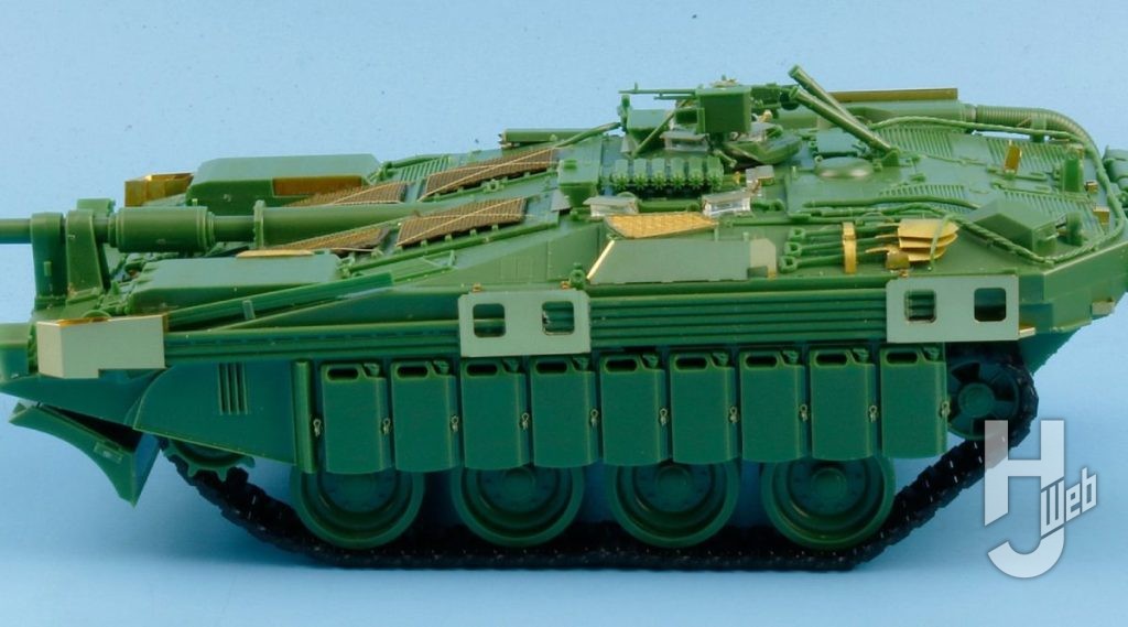 STRV103CSタンクC型のプラモデルの全体画像