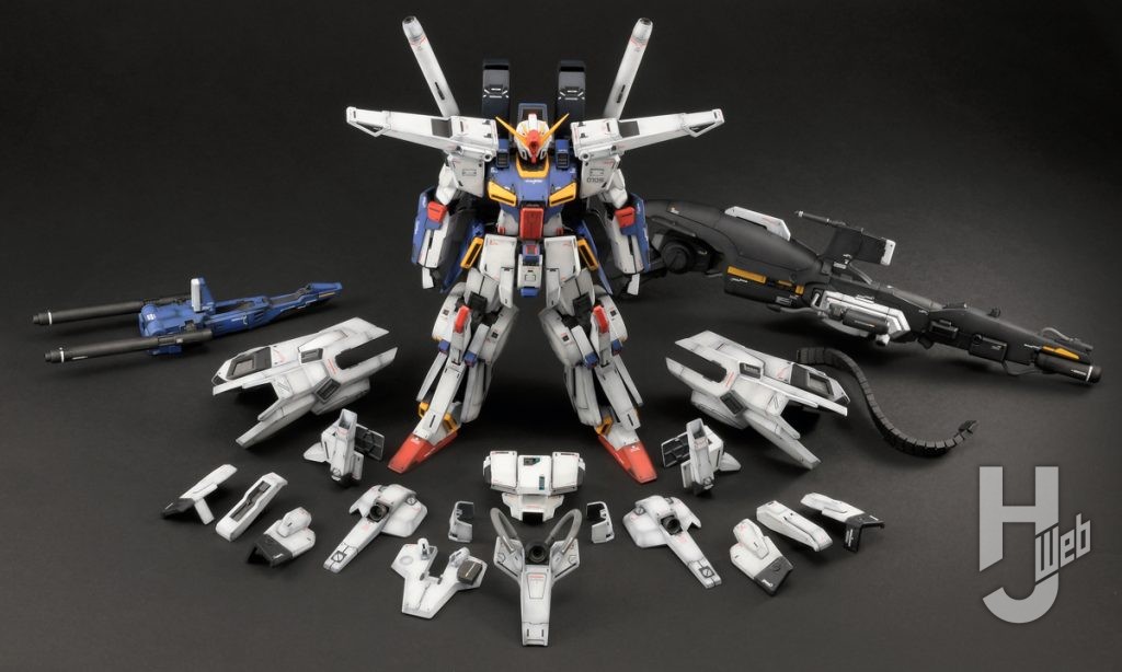 まつおーじ製作「フルアーマーZZガンダム」アーマー並べて