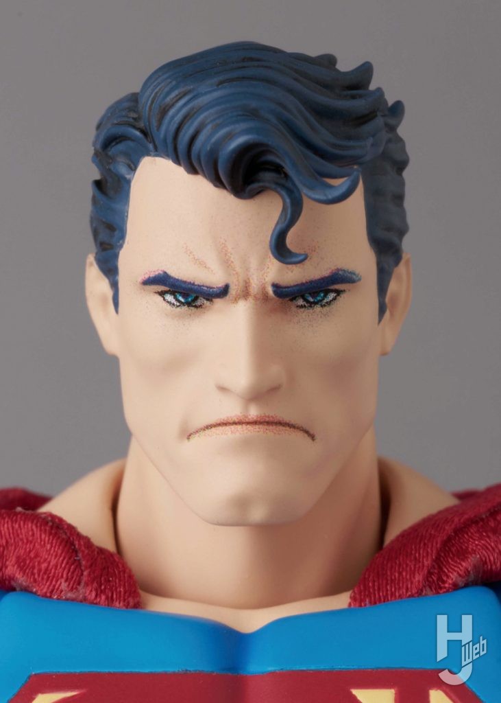 スーパーマン：フォー・トゥモローの可動フィギュアのアップ画像その2