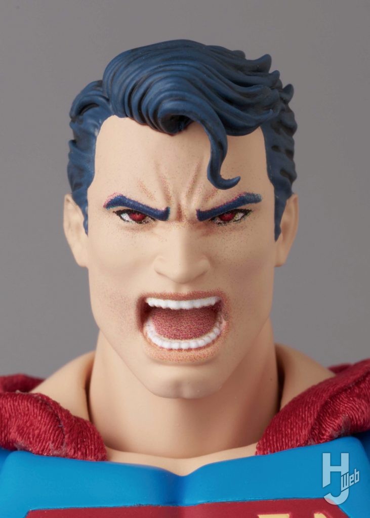 スーパーマン：フォー・トゥモローの可動フィギュアのアップ画像その3