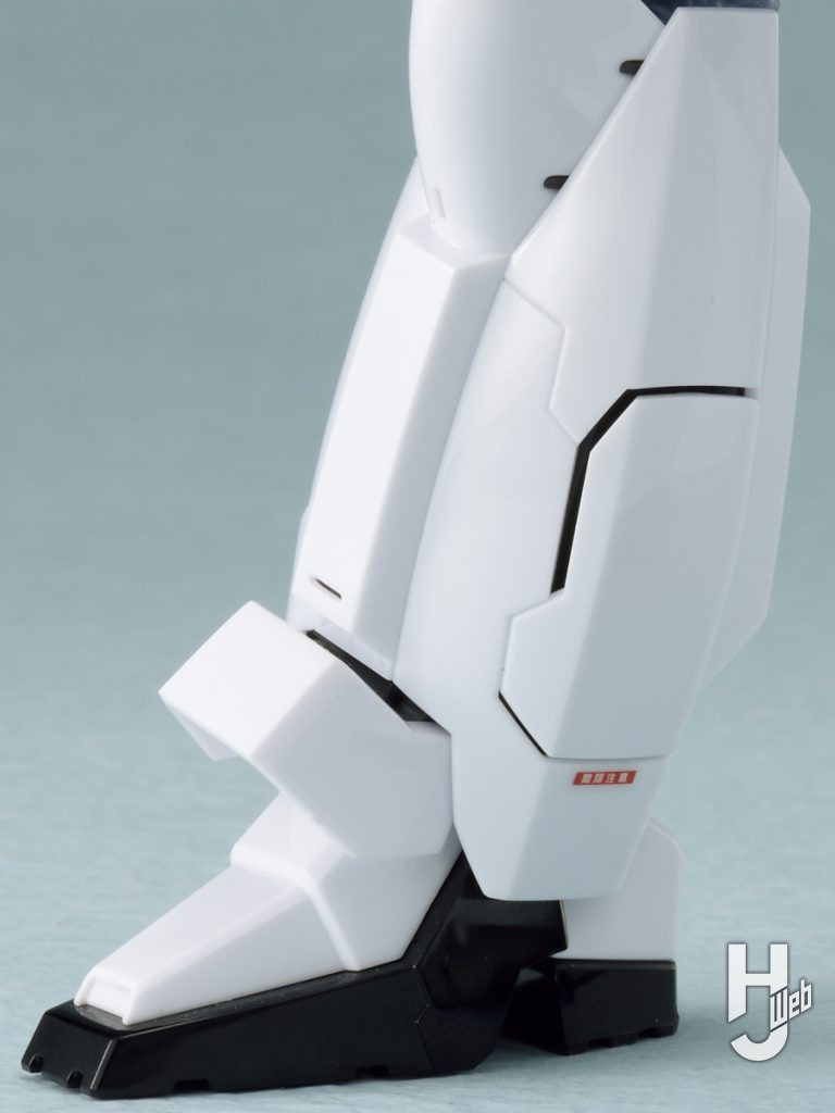 「AV-98Plus （イングラム・プラス）」ハッチ周囲のクランク状のモールド素組み