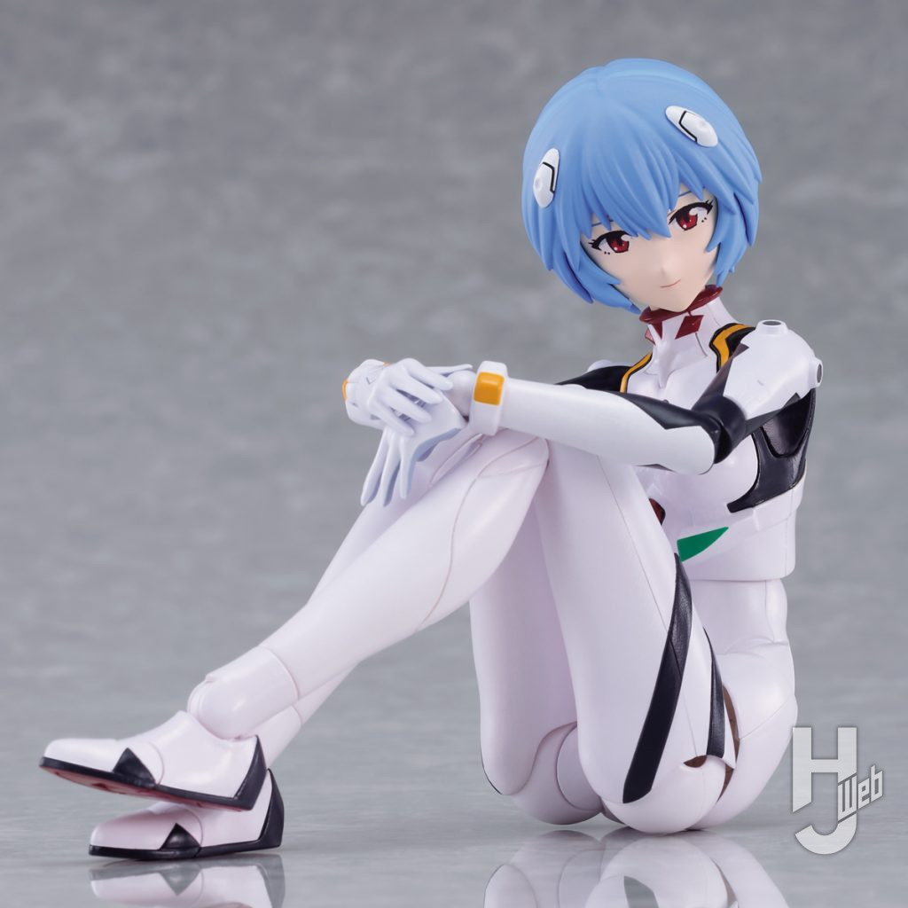 綾波レイのプラモデルの全体画像