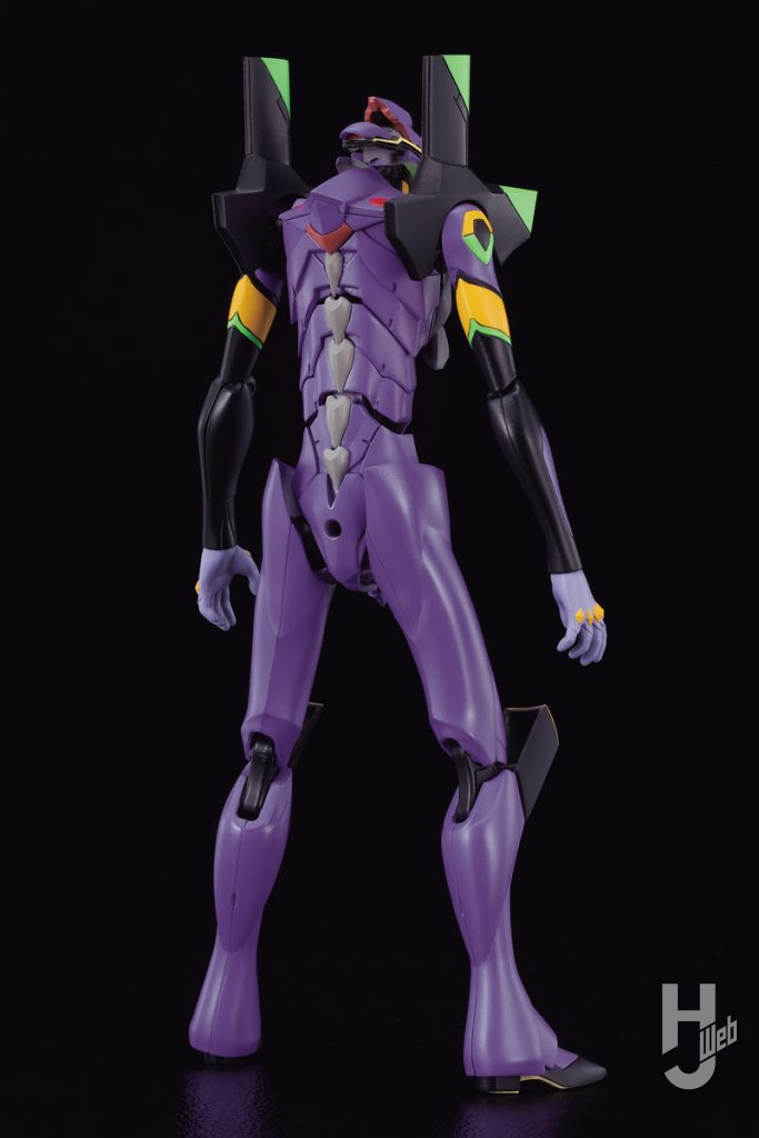 エヴァンゲリオン第13号機のプラモデルの後ろ姿の全体画像