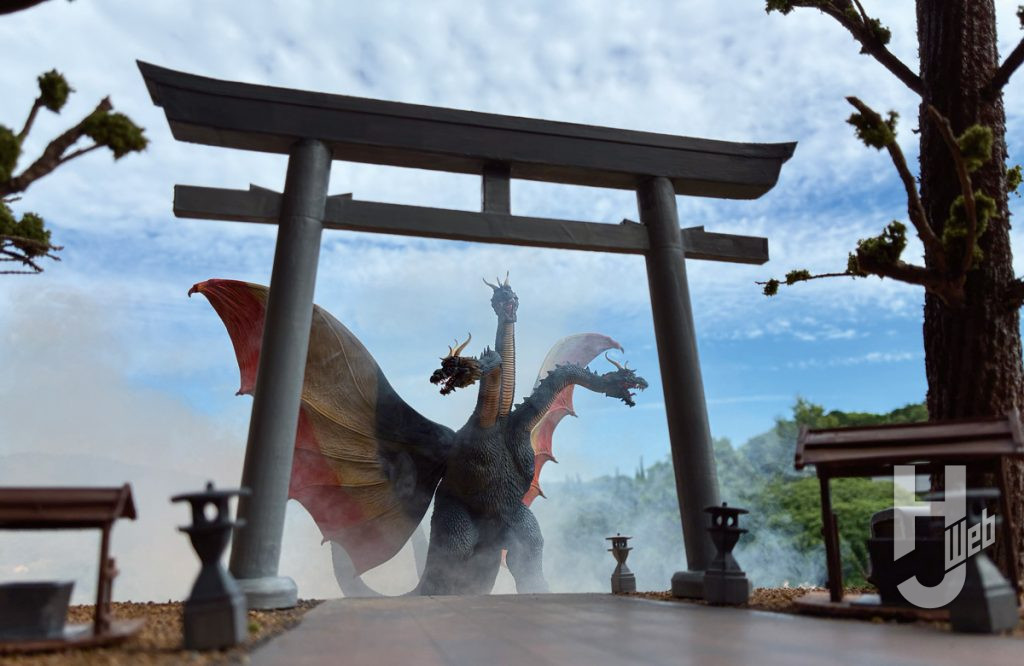コモリプロジェクト土井眞一製作「ARTPLAキングギドラディオラマ鳥居」