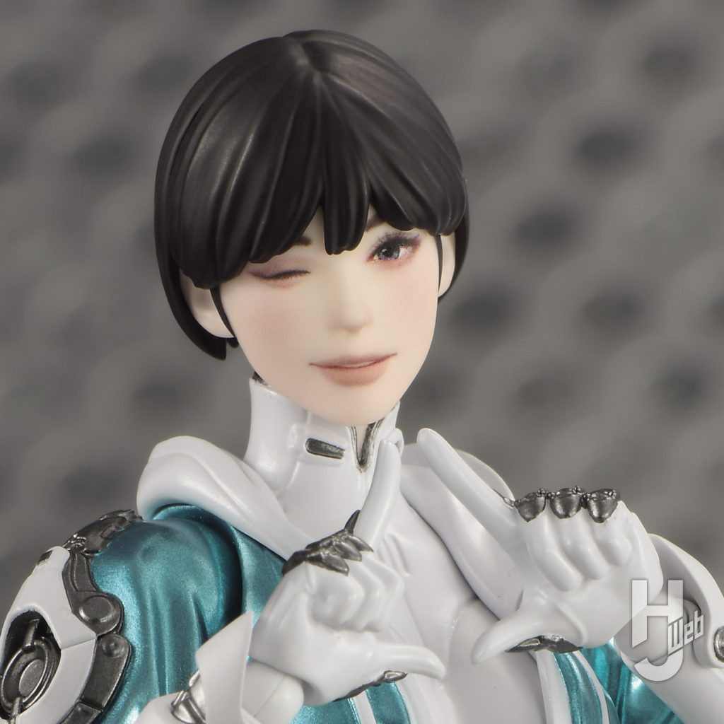 バルビーの可動フィギュアのアップ画像その4