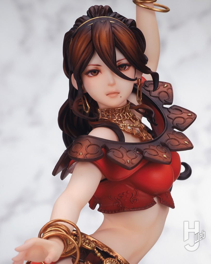 プリムロゼのフィギュアのアップ画像その2